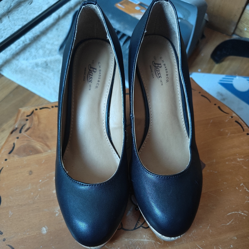 Bass Women's Classic Black Heels